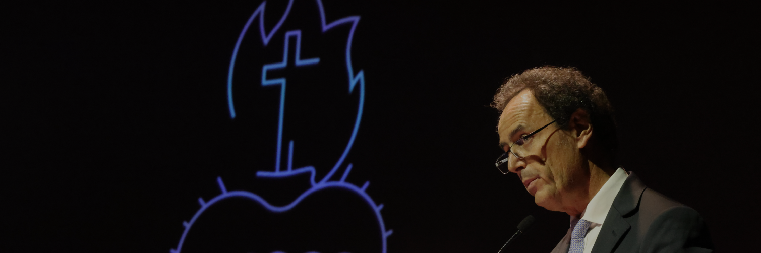 Rector de la Llera en el Día del Sagrado Corazón UC
